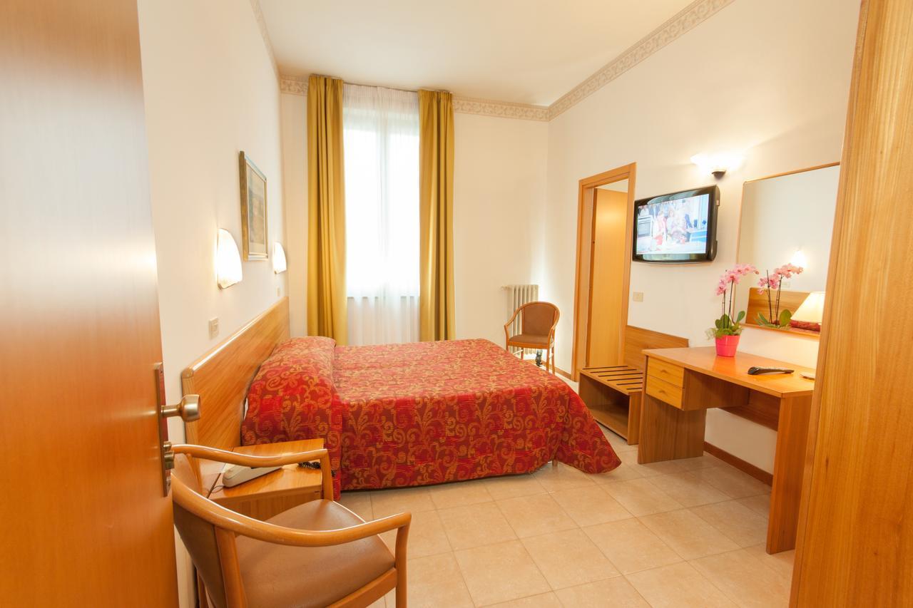 Albergo Vittoria Salsomaggiore Terme Luaran gambar